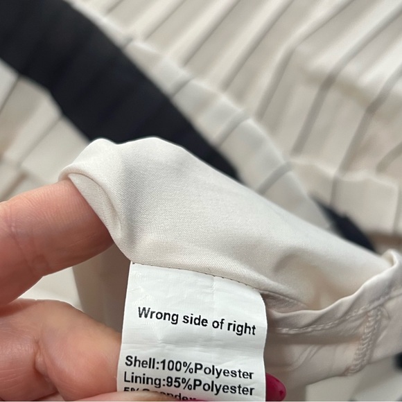 Wrong Side Of Right Pleated Maxi Skirt Broomstick Accordion Cream Black XS - Picture 5 of 5